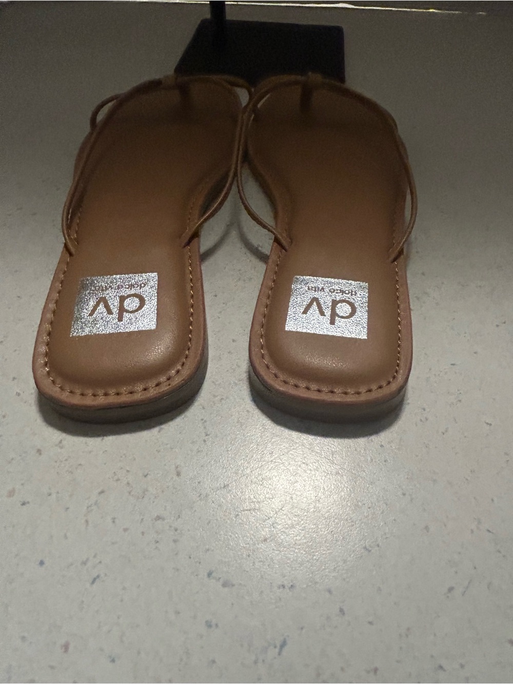Dolce Vita Tan Knot Strap Flat Sandals - Picture 5 of 6